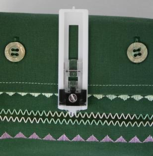 Knopflochfuß mit Knopflochmess-Schiene Knopflochfuß mit Knopflochmess-Schiene